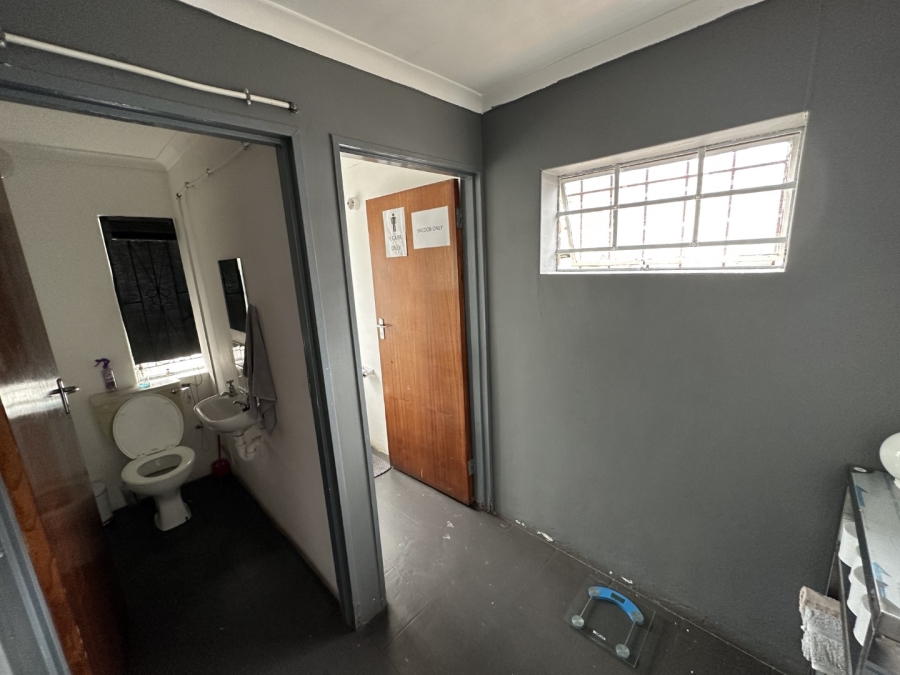 To Let Commercial Property for Rent in Woodstock Western Cape